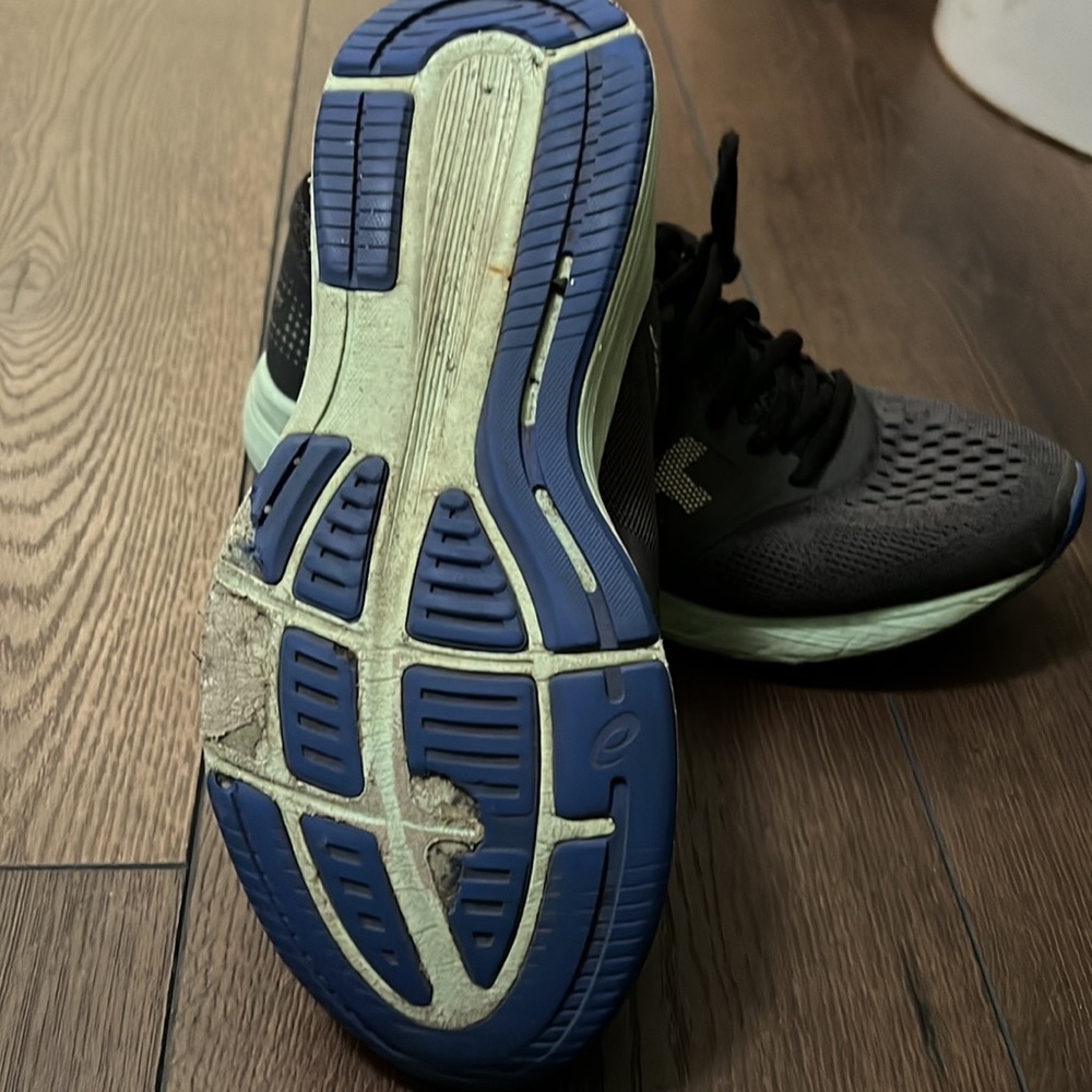 ASICS Roadhawk - Picture 2 of 3